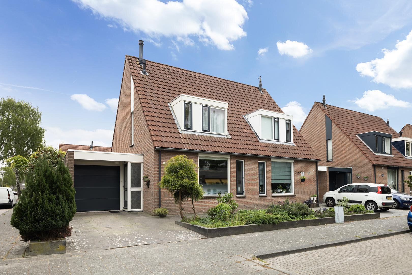 Idzerdastins 32 LEEUWARDEN foto-1